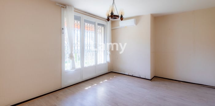 Image 9 sur 16 - Appartement  ·  Vente · Salon De Provence (13300) · 2 pièces · 50m²