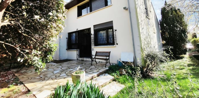 Image 3 sur 15 - Maison/villa  ·  Vente · St Michel Sur Orge (91240) · 8 pièces · 118m²