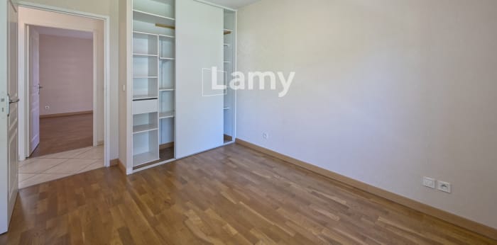 Image 9 sur 16 - Appartement  ·  Vente · La Tronche (38700) · 4 pièces · 87m²