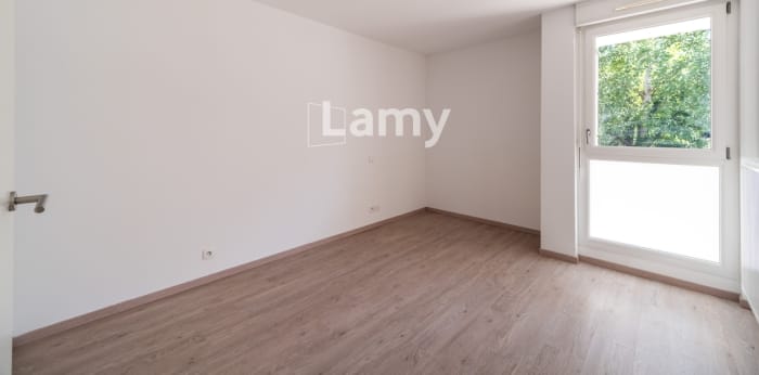 Image 6 sur 8 - Appartement  ·  Vente · St Louis (68300) · 3 pièces · 67m²