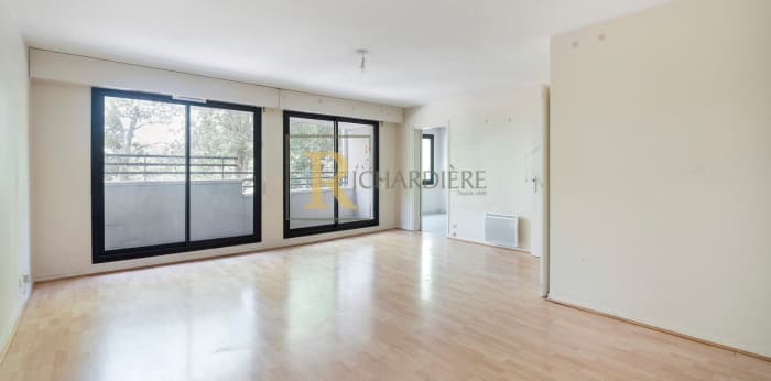 Image 3 sur 15 - Appartement  ·  Vente · Paris (75019) · 3 pièces · 84m²