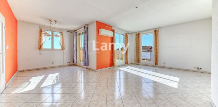 Image 2 sur 13 - Appartement  ·  Vente · Villefranche Sur Saone (69400) · 5 pièces · 101m²