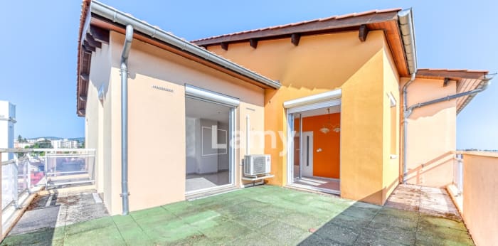 Image 7 sur 13 - Appartement  ·  Vente · Villefranche Sur Saone (69400) · 5 pièces · 101m²