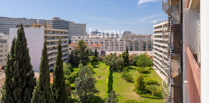 Image 6 sur 13 - Appartement  ·  Vente · Marseille (13005) · 3 pièces · 86m²