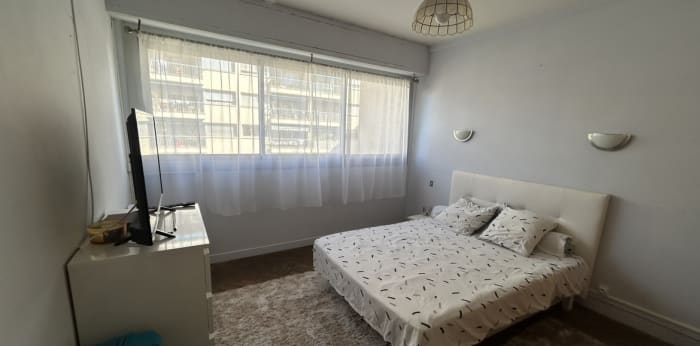 Image 11 sur 19 - Appartement  ·  Vente · Marseille (13008) · 5 pièces · 153m²