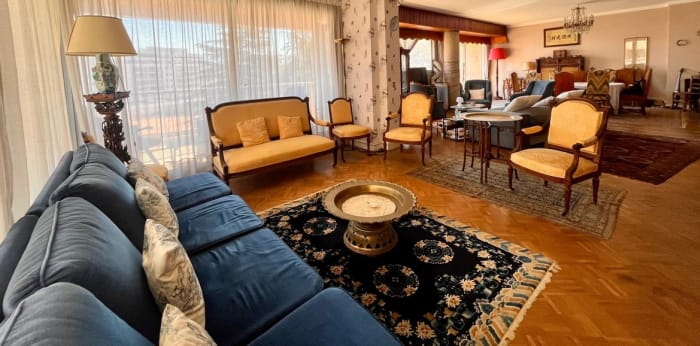 Image 3 sur 19 - Appartement  ·  Vente · Marseille (13008) · 5 pièces · 153m²