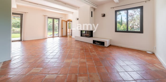 Image 9 sur 14 - Maison/villa  ·  Vente · Meyreuil (13590) · 8 pièces · 250m²