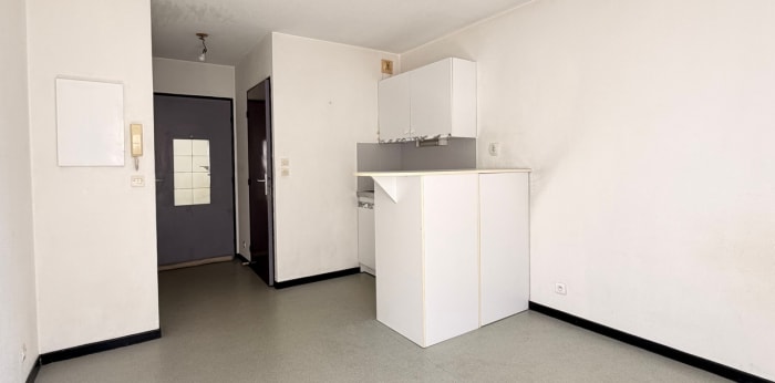 Image 3 sur 5 - Appartement  ·  Vente · Pau (64000) · 1 pièce · 18m²