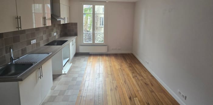 Image 2 sur 9 - Appartement  ·  Vente · Paris (75020) · 2 pièces · 49m²