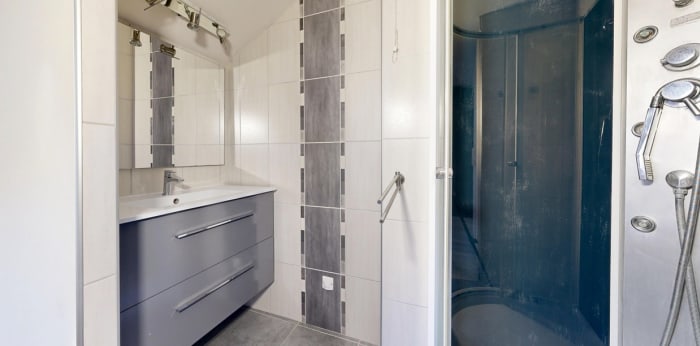 Image 5 sur 6 - Local  ·  Vente · Vesoul (70000) · 1 pièce · 19m²