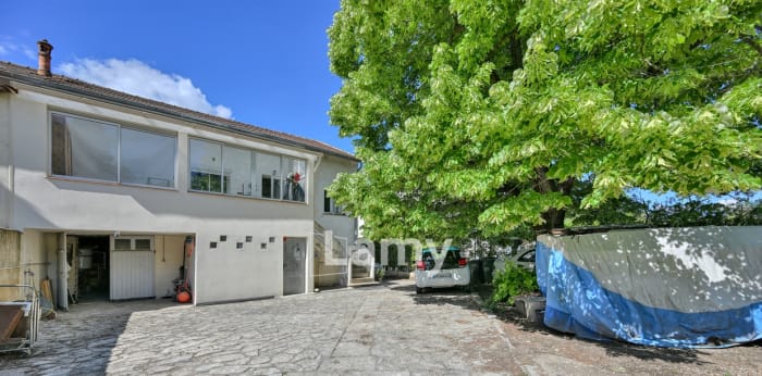 Image 1 sur 15 - Maison/villa  ·  Vente · Nimes (30900) · 4 pièces · 85m²