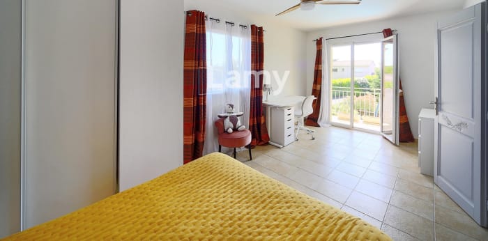 Image 12 sur 14 - Maison/villa  ·  Vente · Bessens (82170) · 194m²