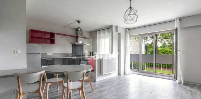 Image 1 sur 7 - Appartement  ·  Vente · Angouleme (16000) · 3 pièces · 67m²