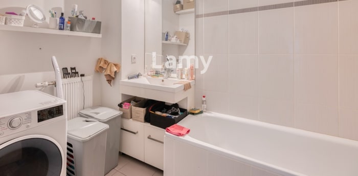 Image 5 sur 15 - Appartement  ·  Vente · Bordeaux (33300) · 4 pièces · 75m²
