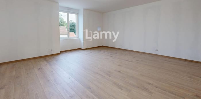 Image 8 sur 14 - Maison/villa  ·  Vente · Combeaufontaine (70120) · 8 pièces · 271m²