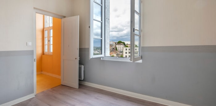Image 8 sur 13 - Immeuble  ·  Vente · Angouleme (16000) · 217m²