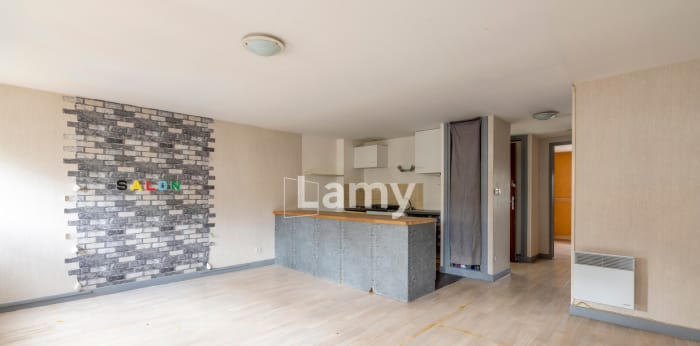 Image 10 sur 13 - Immeuble  ·  Vente · Angouleme (16000) · 217m²