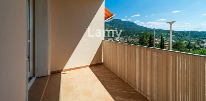 Image 1 sur 8 - Appartement  ·  Vente · Digne Les Bains (04000) · 3 pièces · 62m²
