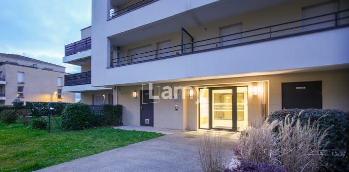 Image 1 sur 6 - Appartement  ·  Vente · La Roche Sur Yon (85000) · 32m²