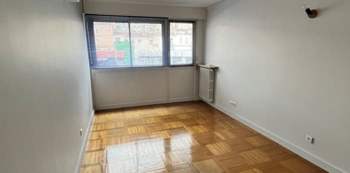 Image 6 sur 8 - Local  ·  Vente · Grenoble (38000) · 6 pièces · 128m²