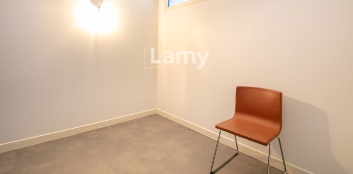 Image 9 sur 13 - Local  ·  Vente · Grenoble (38000) · 6 pièces · 128m²