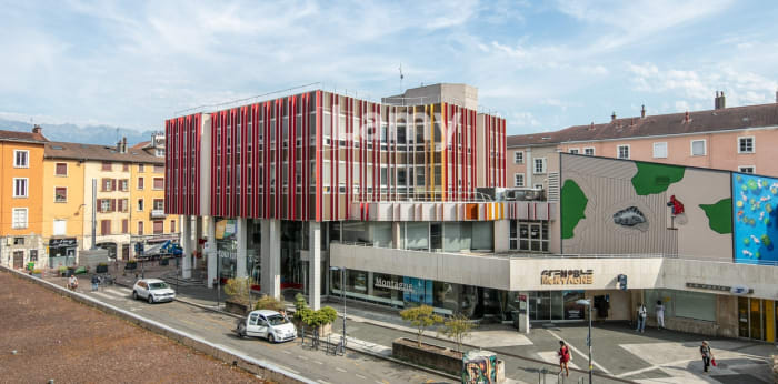 Image 12 sur 13 - Local  ·  Vente · Grenoble (38000) · 6 pièces · 128m²