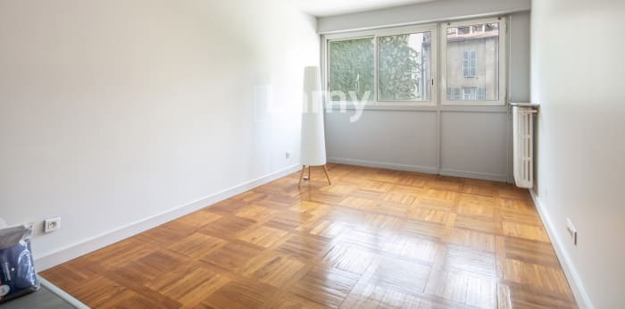 Image 7 sur 13 - Local  ·  Vente · Grenoble (38000) · 6 pièces · 128m²