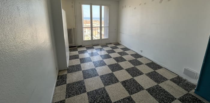 Image 3 sur 12 - Appartement  ·  Vente · Marseille (13002) · 4 pièces · 64m²