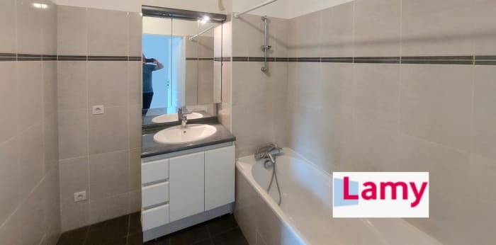 Image 2 sur 5 - Appartement  ·  Vente · Courbevoie (92400) · 2 pièces · 45m²