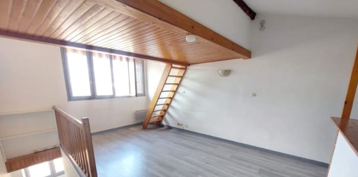 Image 1 sur 6 - Appartement  ·  Vente · Villefranche Sur Saone (69400) · 1 pièce · 25m²