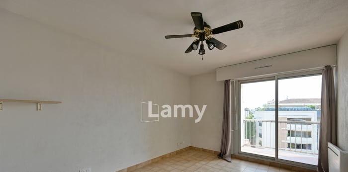 Image 2 sur 8 - Appartement  ·  Vente · Nimes (30000) · 1 pièce · 24m²