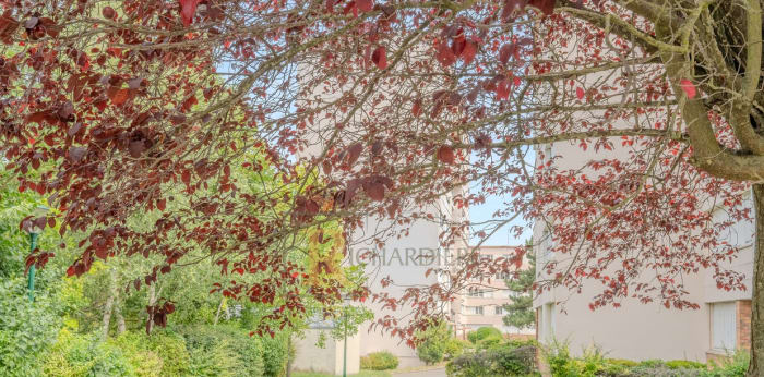 Image 2 sur 6 - Appartement  ·  Vente · Rueil Malmaison (92500) · 2 pièces · 48m²