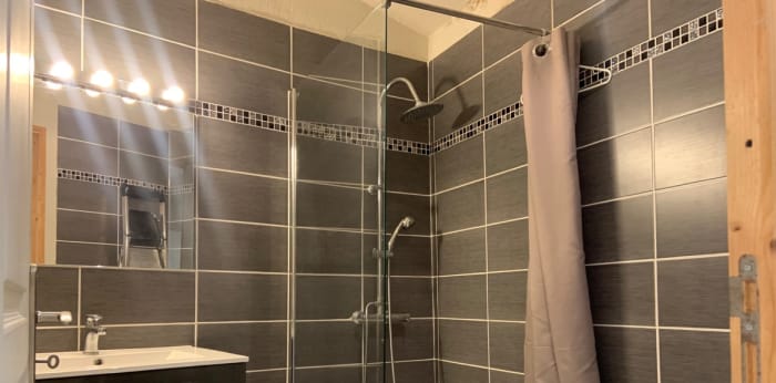 Image 4 sur 8 - Local  ·  Vente · Trets (13530) · 1 pièce · 69m²