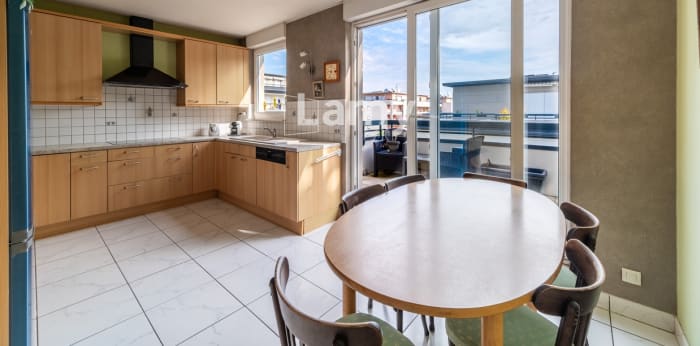 Image 3 sur 10 - Appartement  ·  Vente · Mulhouse (68100) · 5 pièces · 119m²