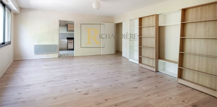 Image 5 sur 14 - Appartement  ·  Vente · Paris (75019) · 4 pièces · 102m²