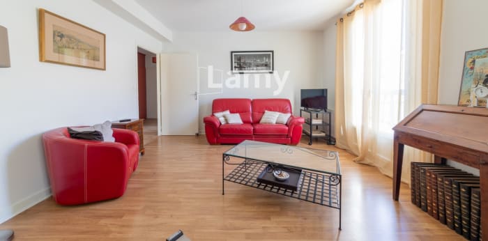 Image 4 sur 13 - Appartement  ·  Vente · Angouleme (16000) · 2 pièces · 64m²