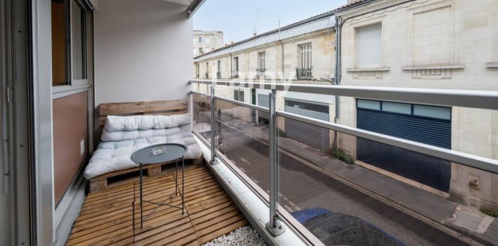 Image 1 sur 9 - Appartement  ·  Vente · Bordeaux (33000) · 2 pièces · 44m²