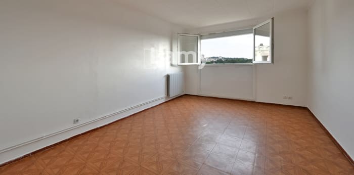 Image 2 sur 12 - Appartement  ·  Vente · Nimes (30900) · 2 pièces · 49m²