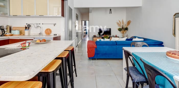 Image 2 sur 13 - Appartement  ·  Vente · Marseille (13003) · 3 pièces · 72m²
