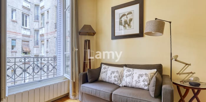 Image 2 sur 10 - Appartement  ·  Vente · Paris (75018) · 2 pièces · 35m²
