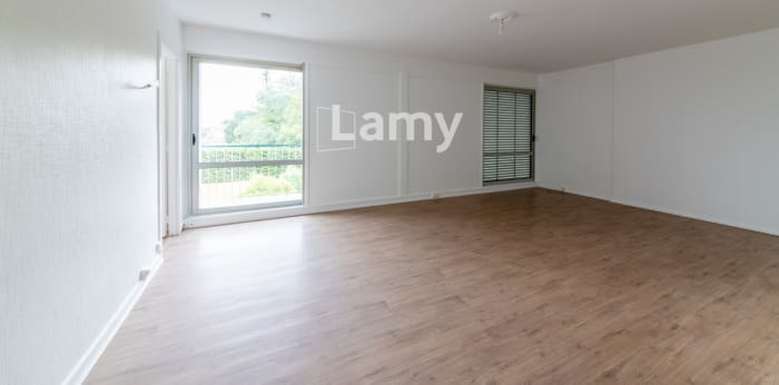 Image 2 sur 12 - Appartement  ·  Vente · Angouleme (16000) · 3 pièces · 90m²