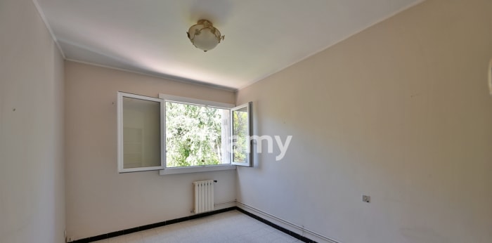 Image 10 sur 15 - Appartement  ·  Vente · Nimes (30900) · 5 pièces · 82m²