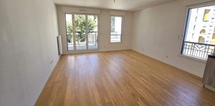 Image 1 sur 9 - Appartement  ·  Location · Suresnes (92150) · 4 pièces · 82m²