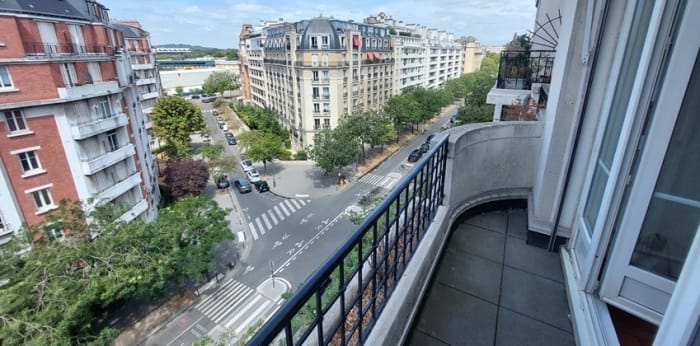 Image 2 sur 9 - Appartement  ·  Location · Paris (75016) · 5 pièces · 142m²