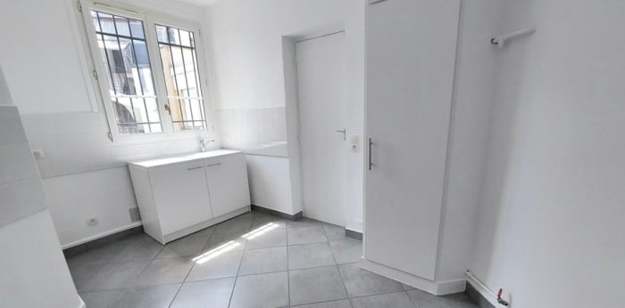 Image 5 sur 9 - Appartement  ·  Location · Paris (75016) · 5 pièces · 142m²