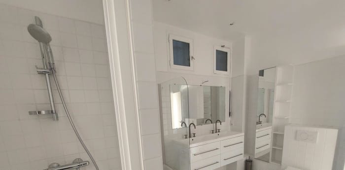 Image 6 sur 9 - Appartement  ·  Location · Paris (75007) · 7 pièces · 256m²