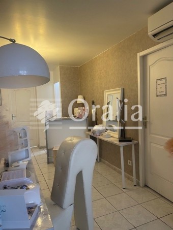 Image 3 - Local · Marseille (13010) · 62m²