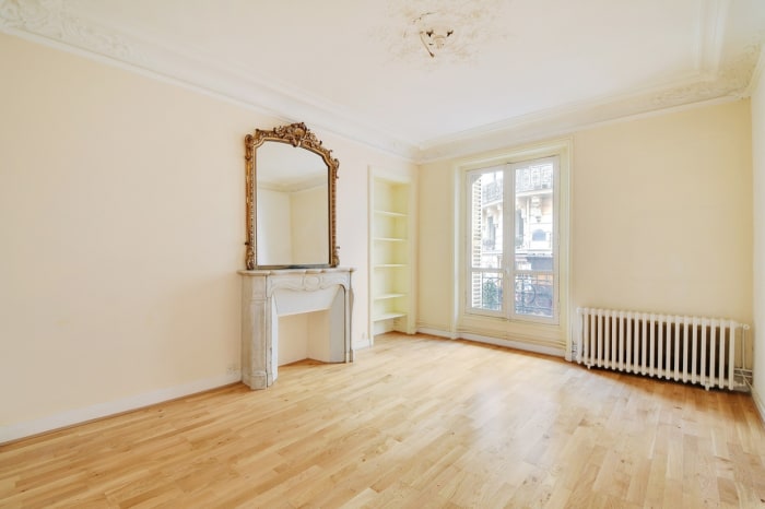 Image 2 sur 13 - Appartement  ·  Vente · Paris (75009) · 4 pièces · 76m²