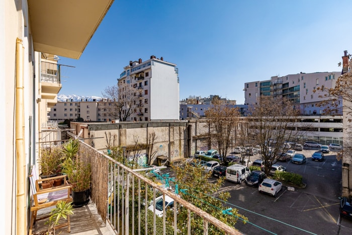 Image 1 sur 10 - Appartement  ·  Vente · Grenoble (38000) · 2 pièces · 52m²