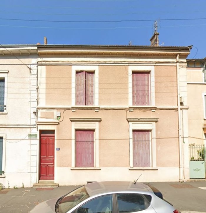 Image 2 sur 11 - Immeuble  ·  Vente · Tarare (69170) · 149m²